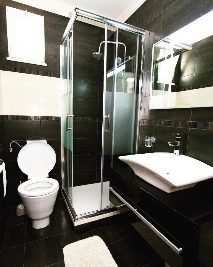 Deluxe Suites Mandic Омиш Экстерьер фото
