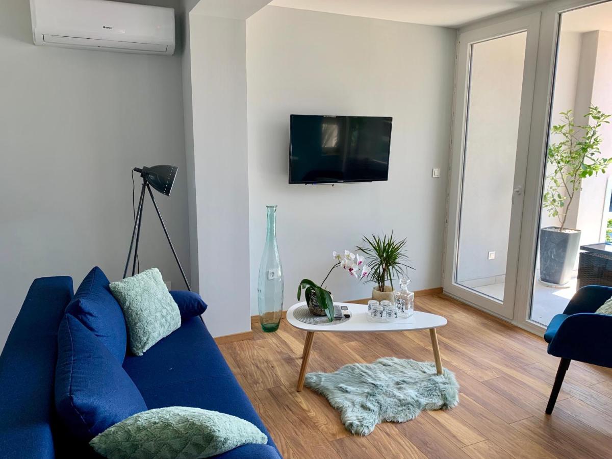 Deluxe Suites Mandic Омиш Экстерьер фото