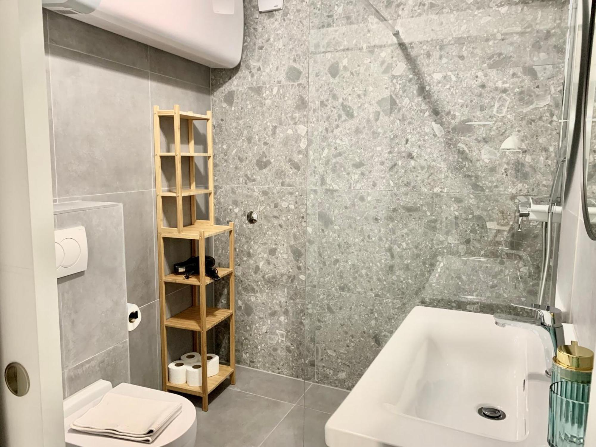 Deluxe Suites Mandic Омиш Экстерьер фото